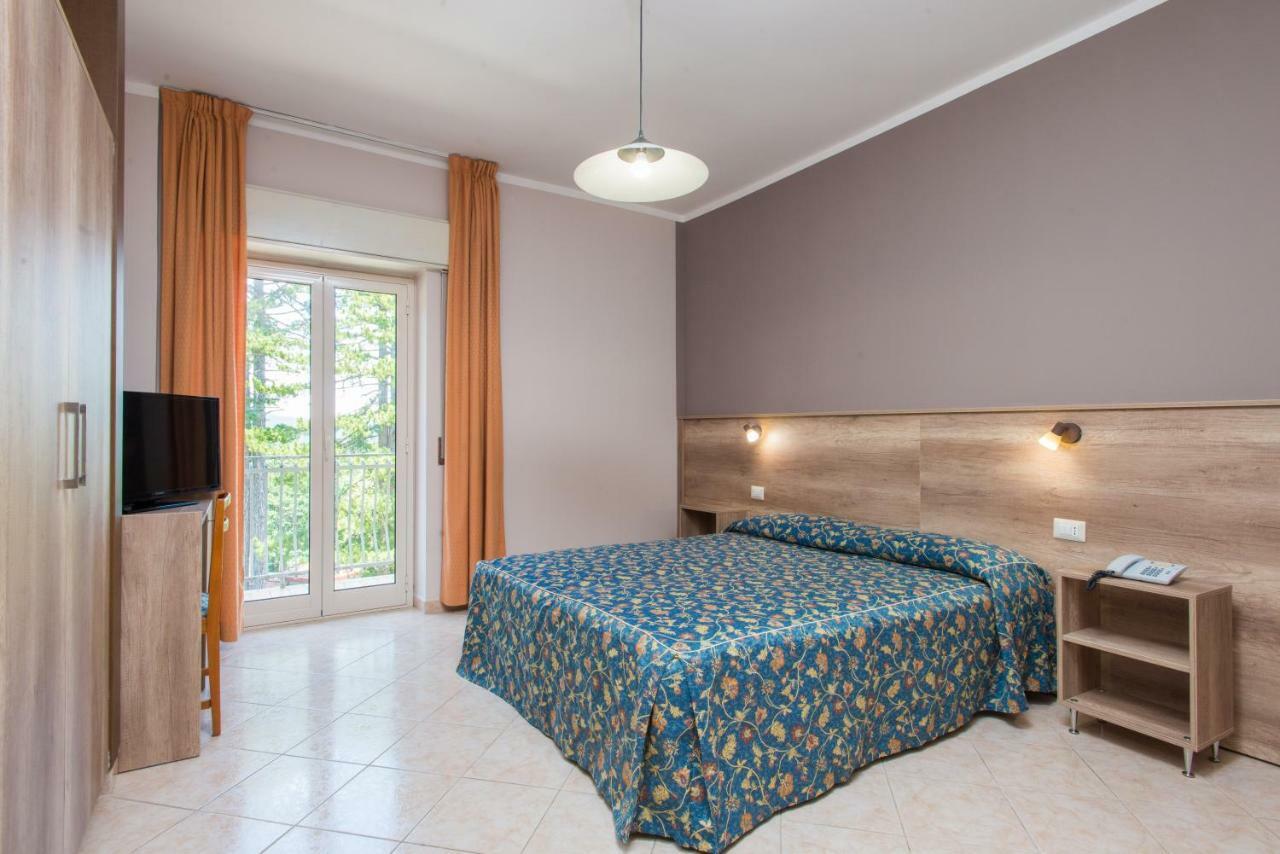 קמיליאטלו סילאנו Hotel Tasso מראה חיצוני תמונה
